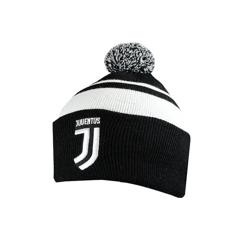 FOREVER COLLECTIBLES Štýlová zimná čiapka JUVENTUS Text