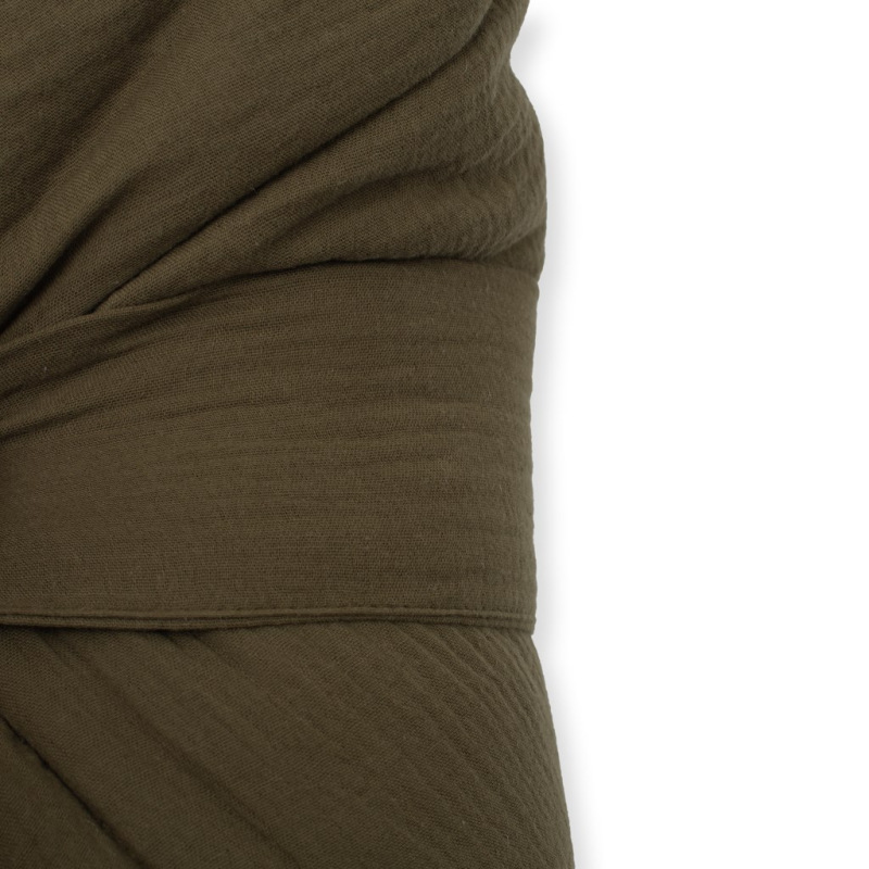 Mušelínová šnurovacia zavinovačka New Baby olive 2