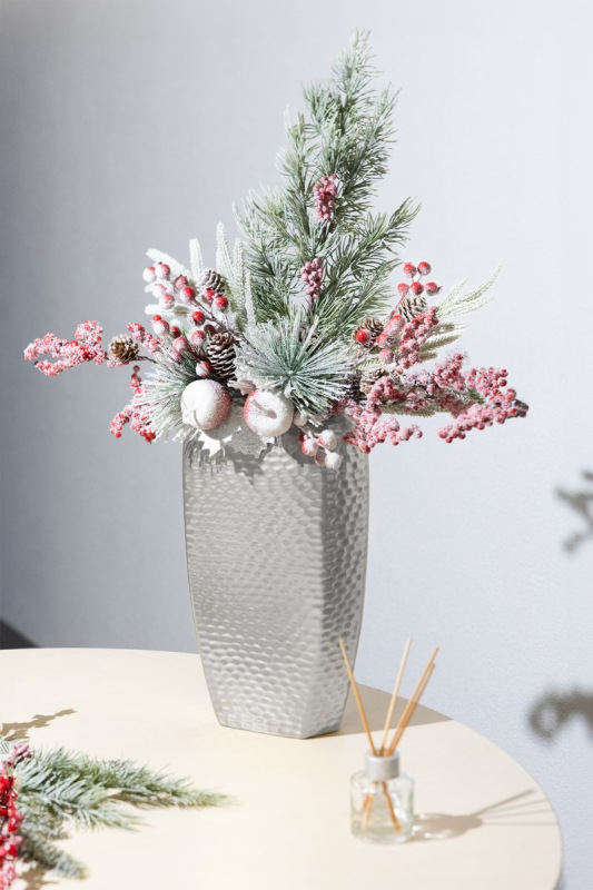 Vetvička MagicHome Vianoce, bobuľky so šiškami, červená, 34 cm 1
