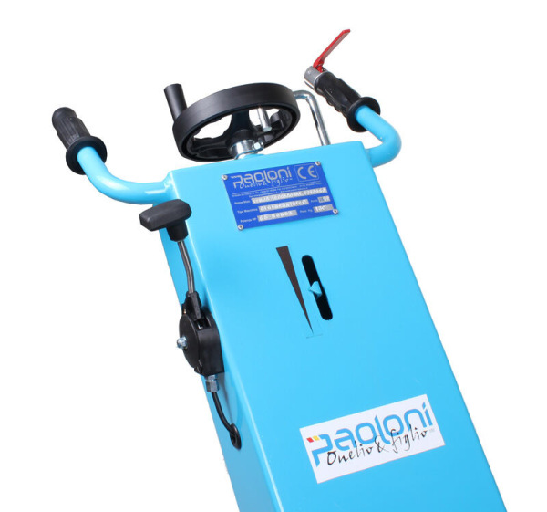 Venus benzínový stroj na regeneráciu antukových kurtov 2