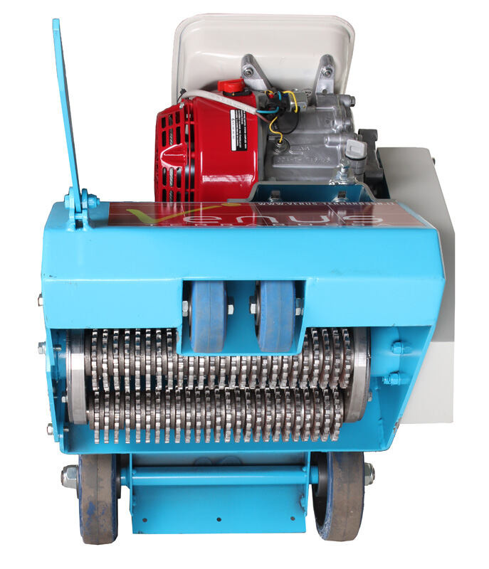 Venus benzínový stroj na regeneráciu antukových kurtov 3