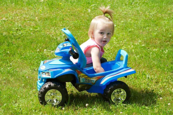 Detské odrážadlo so zvukom Štvorkolka Baby Mix červená 2