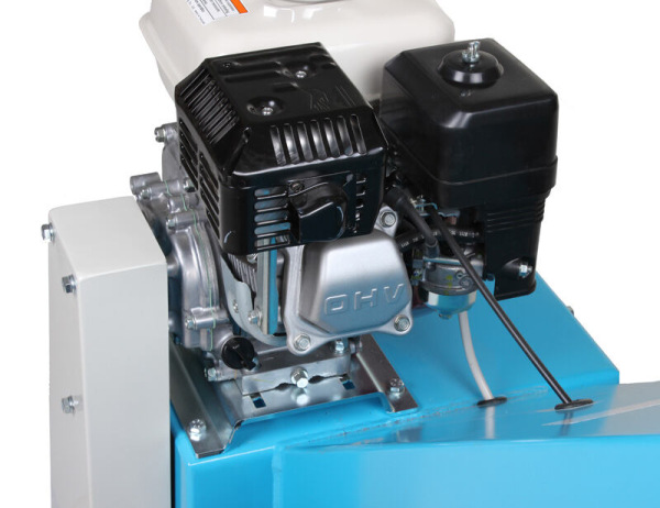 Venus benzínový stroj na regeneráciu antukových kurtov 6