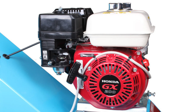 Venus benzínový stroj na regeneráciu antukových kurtov 4