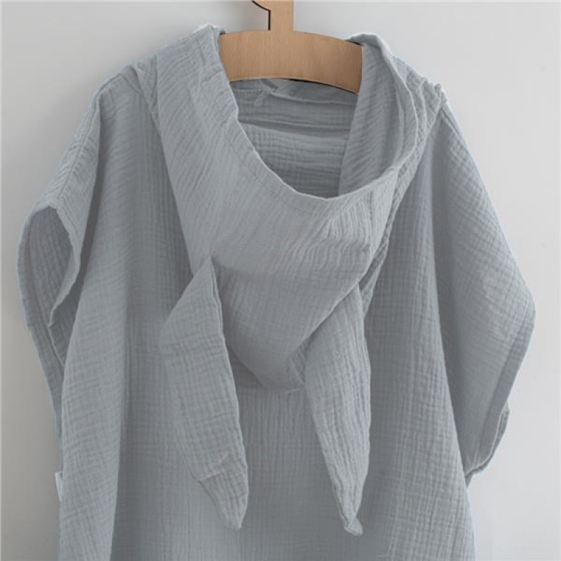 Detské mušelínové pončo New Baby Feeling svetlo sivé 50 cm S 1