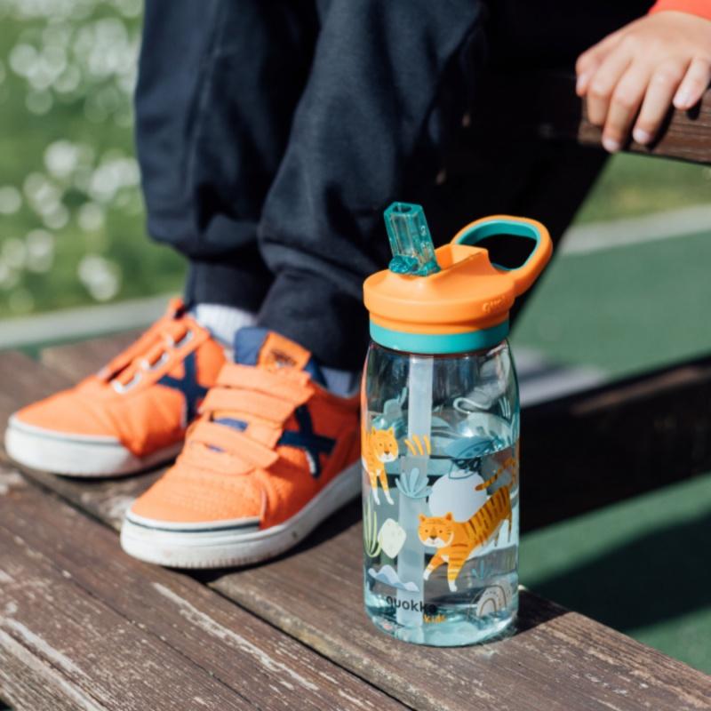 Quokka Kids Glow, Plastová fľaša so slamkou Tigers, 580ml, 40281 2