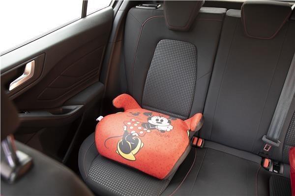 Autosedačka-podsedák Minnie 1