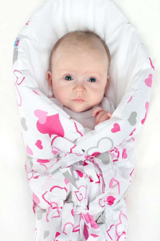 Klasická šnurovacia zavinovačka New Baby modré srdiečka 5