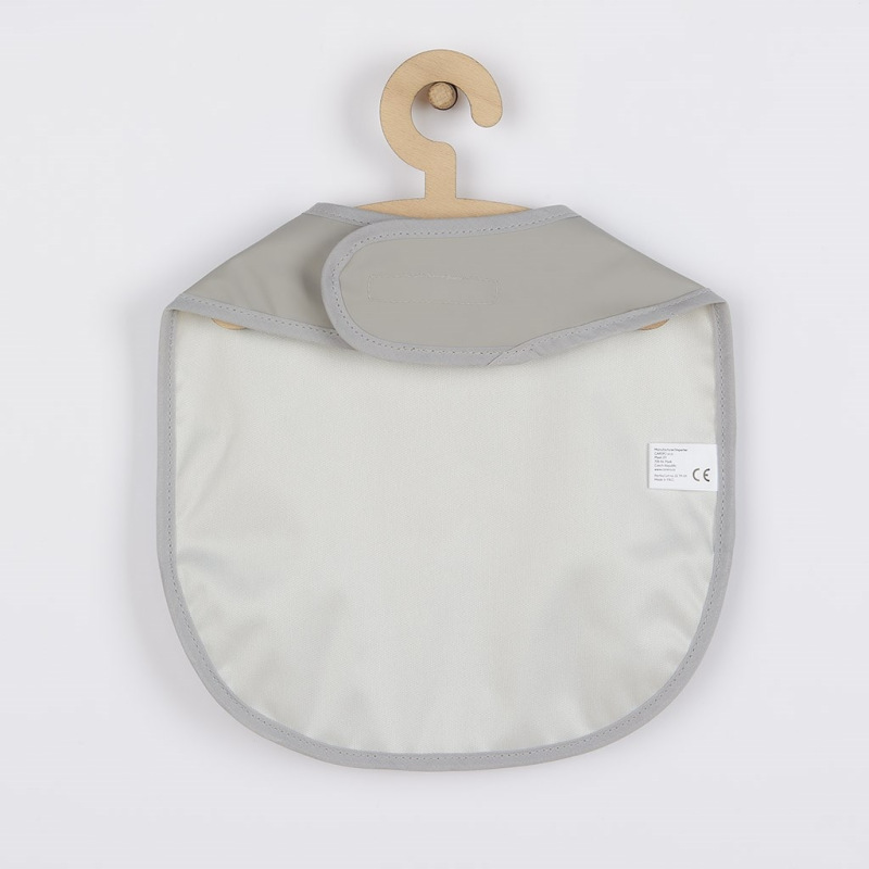 Umývateľný podbradník New Baby 34x25 cm sivý 2