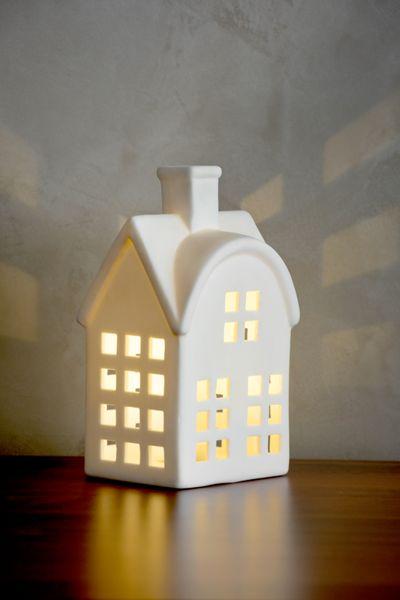 Dekorácia MagicHome, Domček, LED, biely, porcelán, 8,7x7,3x15,3 cm