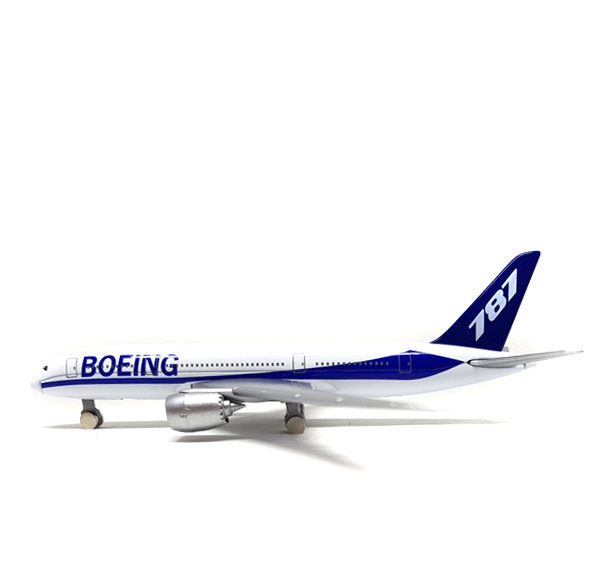 Lietadlo BOEING 787 2