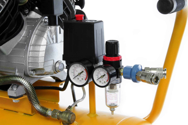 Kompresor olejový 2-piestový 2,2 kW, 530 l/min, 230V, vzdušník 100 litrov, HURAGAN 2