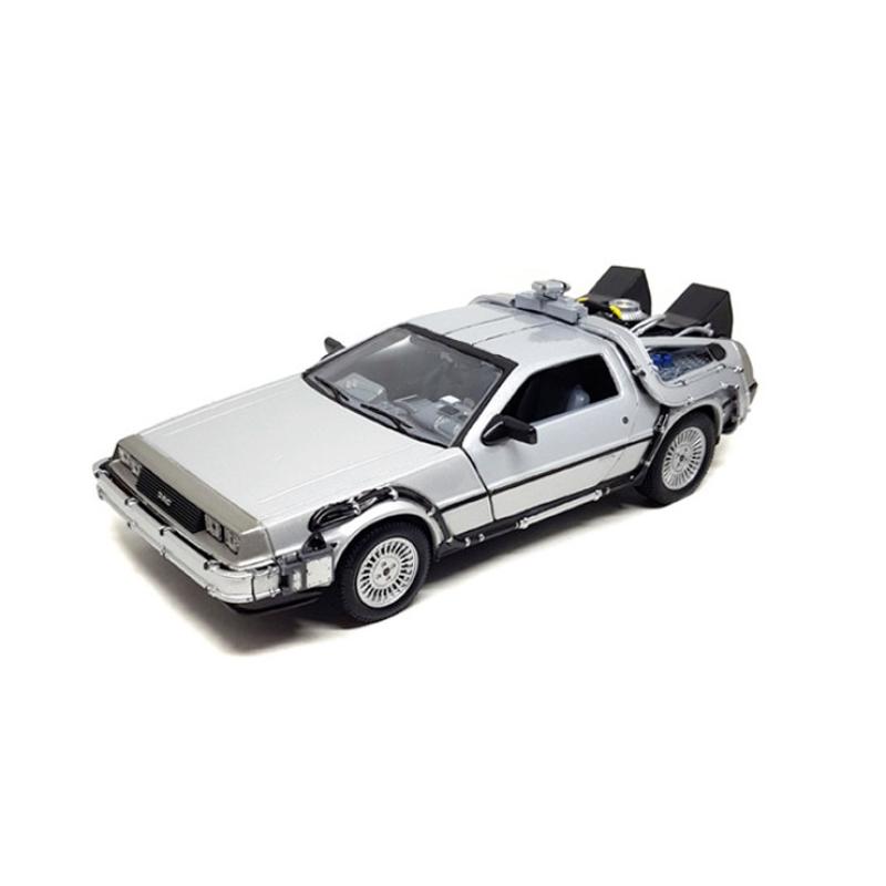 1:24 DeLorean Time Machine 1