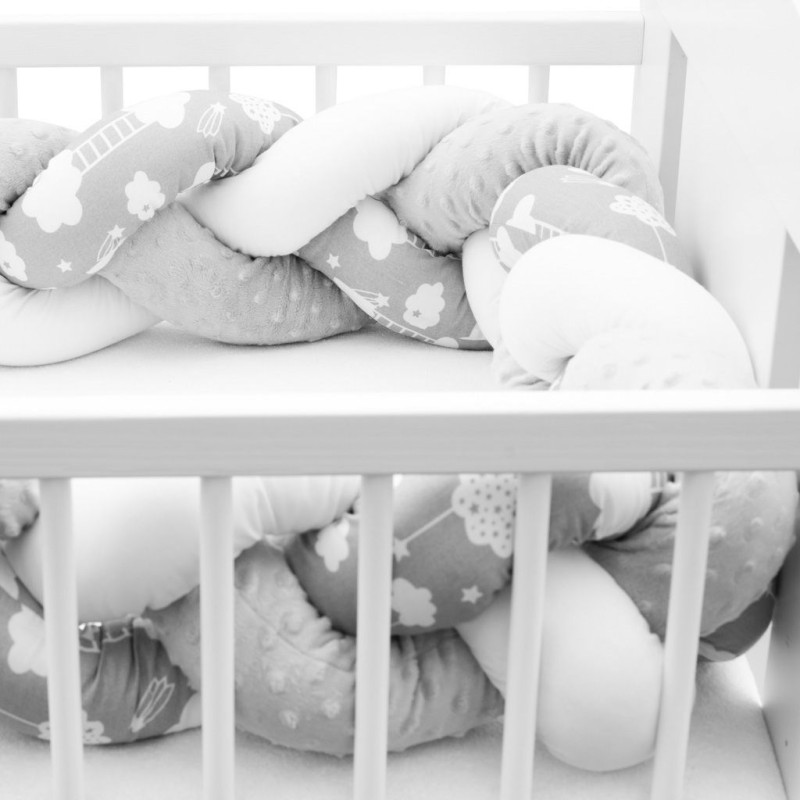 Ochranný mantinel do postieľky vrkoč New Baby Minka a Obláčik sivý 2