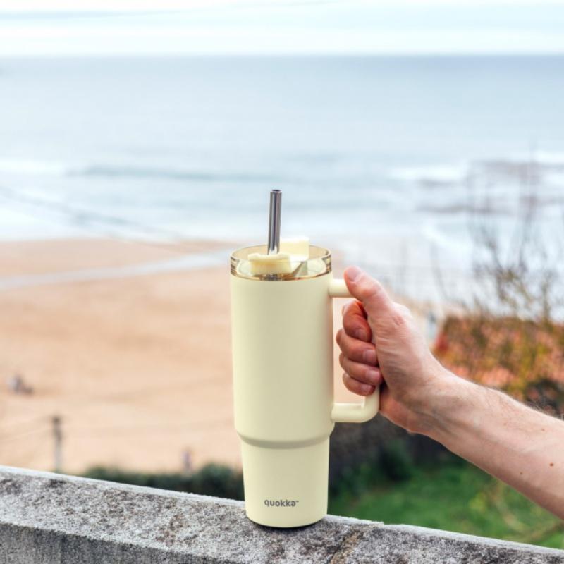 Quokka Vibe Smartgrip, Nerezový termo pohár Pastel Yellow, 880ml, 40382 2