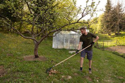 Hrable na lístie Strend Pro R110.WH, 22 lamelové, vejárové, kov, drevená násada