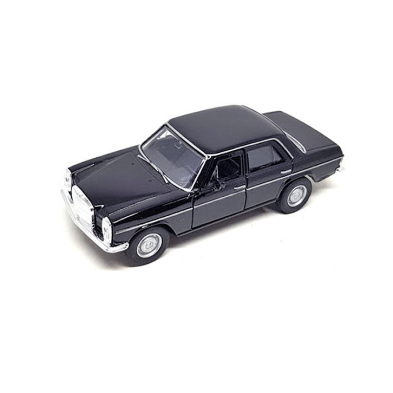 1:34 Mercedes-Benz 220
