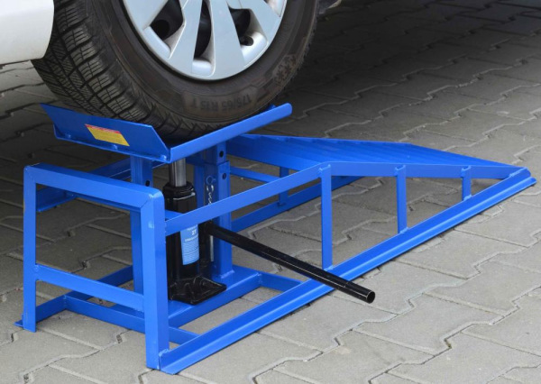 Nájazdová rampa pre úžitkové automobily s hydraul. zdvihákom, nosnosť 2 tony, 1 ks, GEKO 5