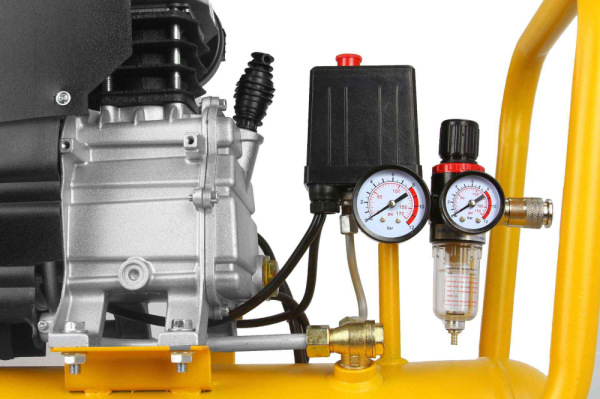 Kompresor olejový 1-piestový 1,5 kW, 220 l/min, 230V, vzdušník 50 litrov, HURAGAN 5