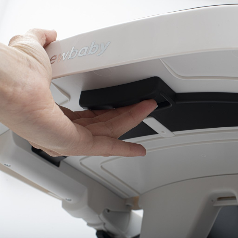 Jedálenská stolička Iris NEW BABY black 4