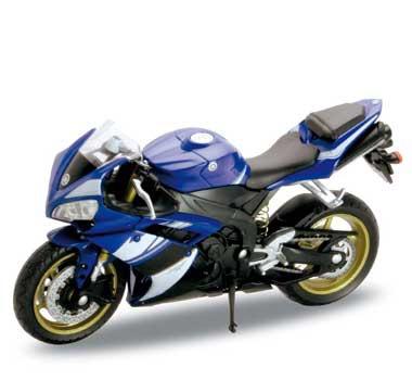 1:18 2008 Yamaha YZF-R1 1