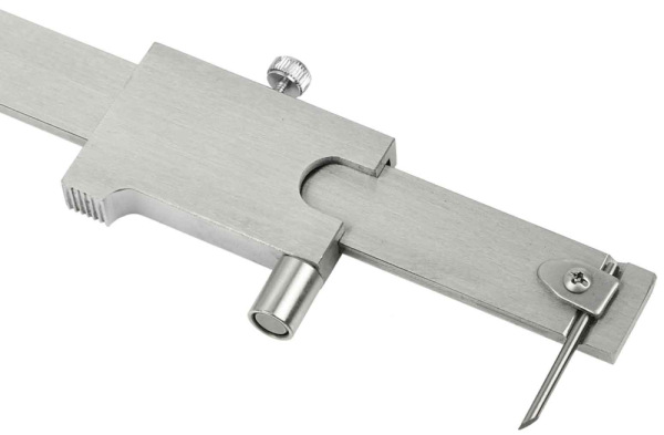 Posuvné meradlo s hrotom 200 mm 0,05 mm, GEKO 2