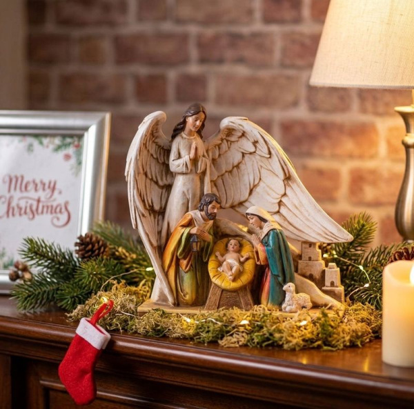 Dekorácia MagicHome Vianoce, Svätá rodinka pod krídlami anjela, polyresin, 21,5 cm 1