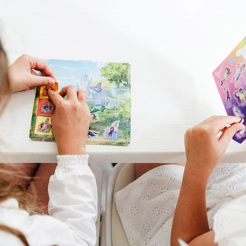 Unicorn Academy darčekový box so samolepkami 3