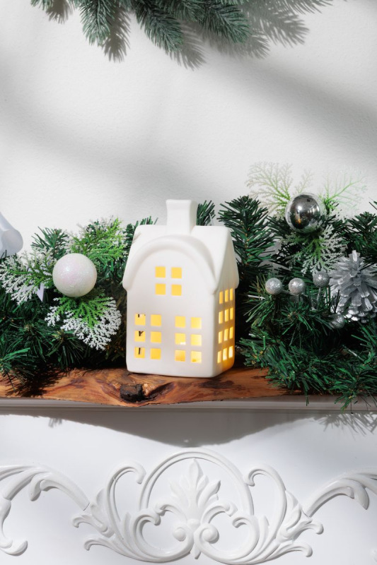 Dekorácia MagicHome Vianoce, domček, 7.3x8.7x15.3 cm 2