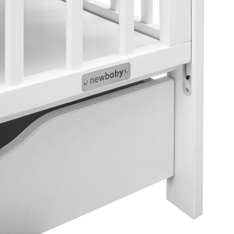 Detská postieľka New Baby LILLY so sťahovacou bočnicou a šuplíkom biela 4
