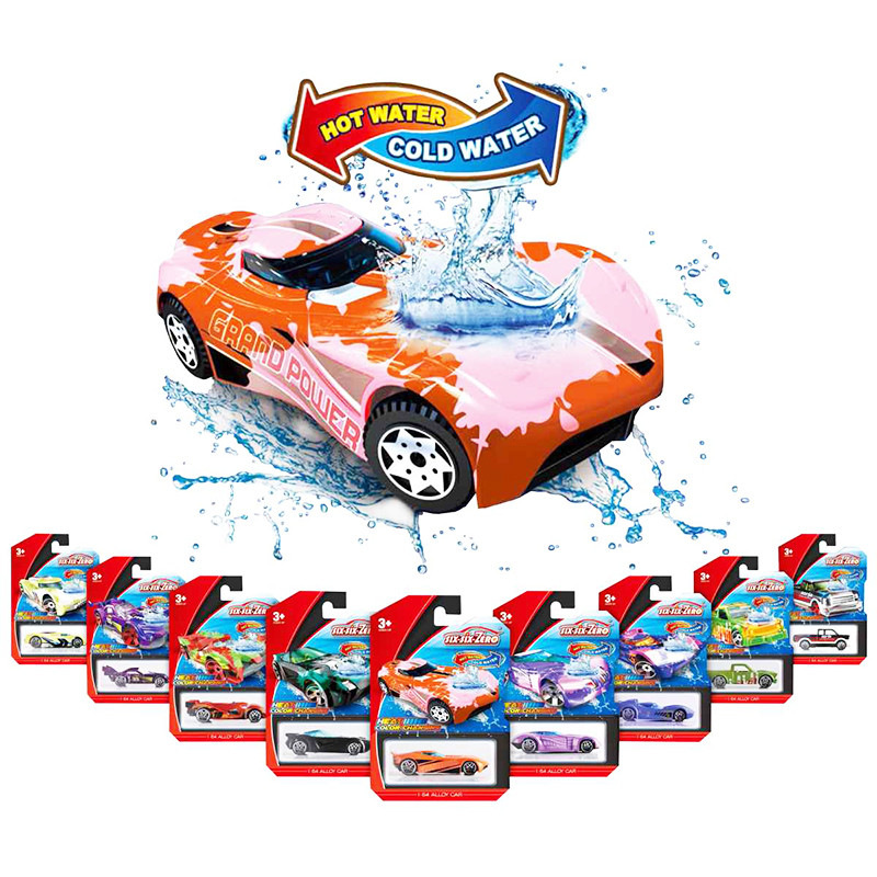 Kovové športové auto meniace farbu