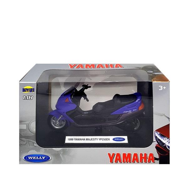 1:18 1999 Yamaha Majesty YP250DX 3