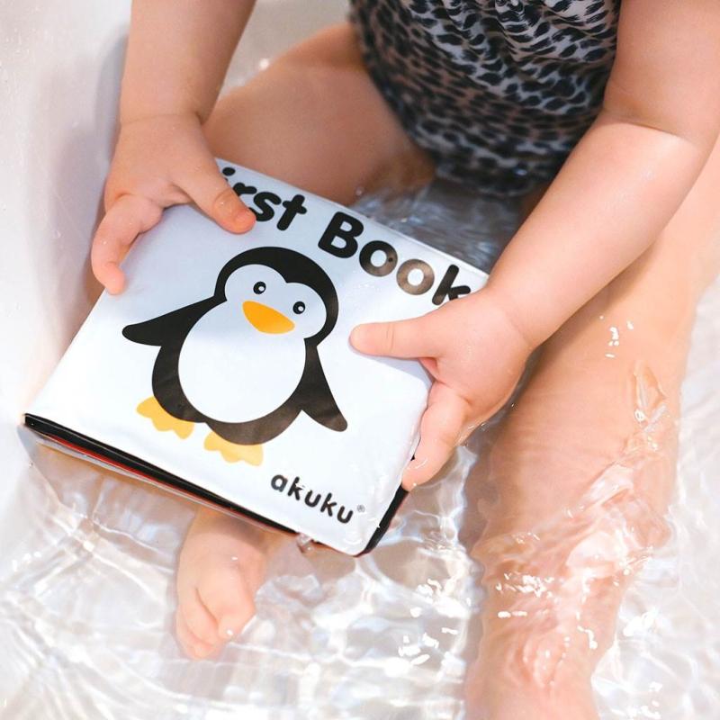 Prvá detská pískacia knižka do vody Akuku