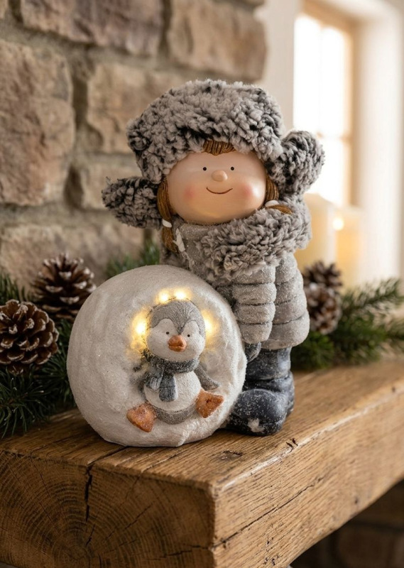 Dekorácia MagicHome Vianoce, dievča so snehovou guľou a tučniakom, LED, 19.5x28x33.5 cm 1