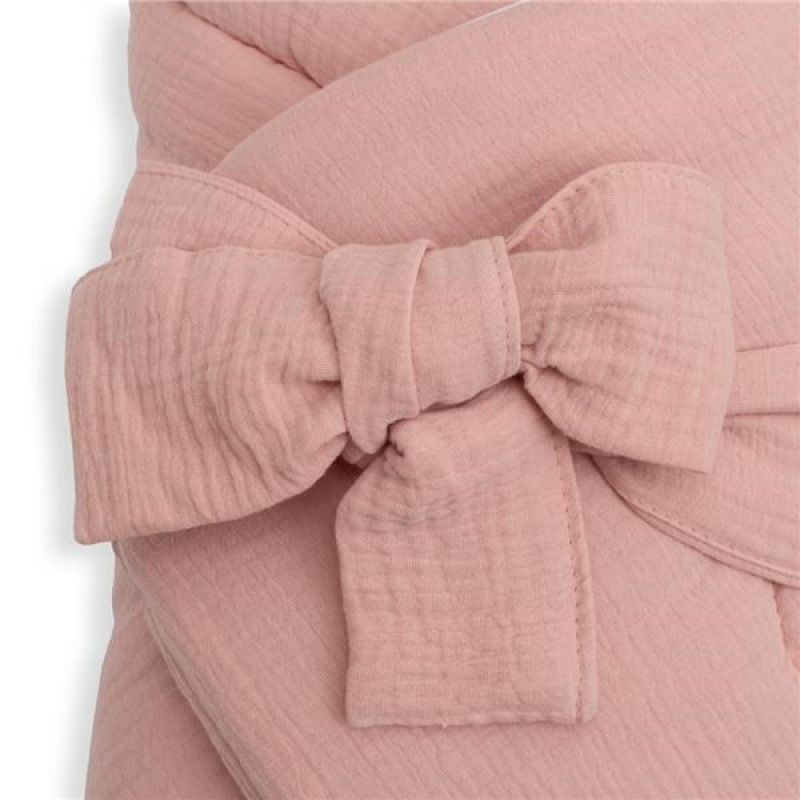Mušelínová šnurovacia zavinovačka New Baby old pink 1