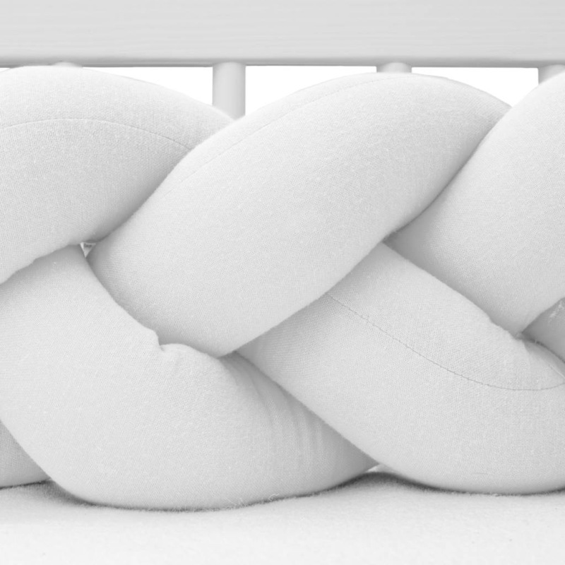 Mušelínový mantinel do postieľky vrkoč New Baby bialý 1