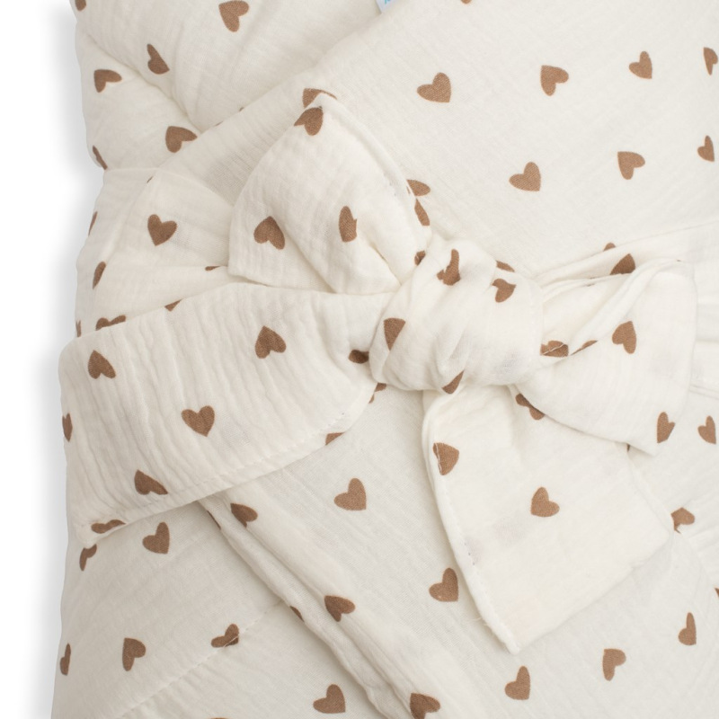 Mušelínová šnurovacia zavinovačka New Baby little heart 1