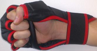 Rukavice Kung-fu PU597 EFFEA veľkosť M červeno / čierne